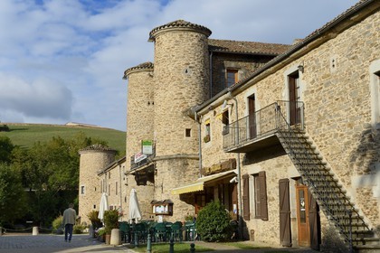 France, Loire (42), Parc Naturel Régional du Pilat,  Sainte-Croix-en-Jarez, labellisé Les Plus Beaux Villages de France, l'ancienne Chartreuse, la porte de façade fortifiée du XVIe siècle