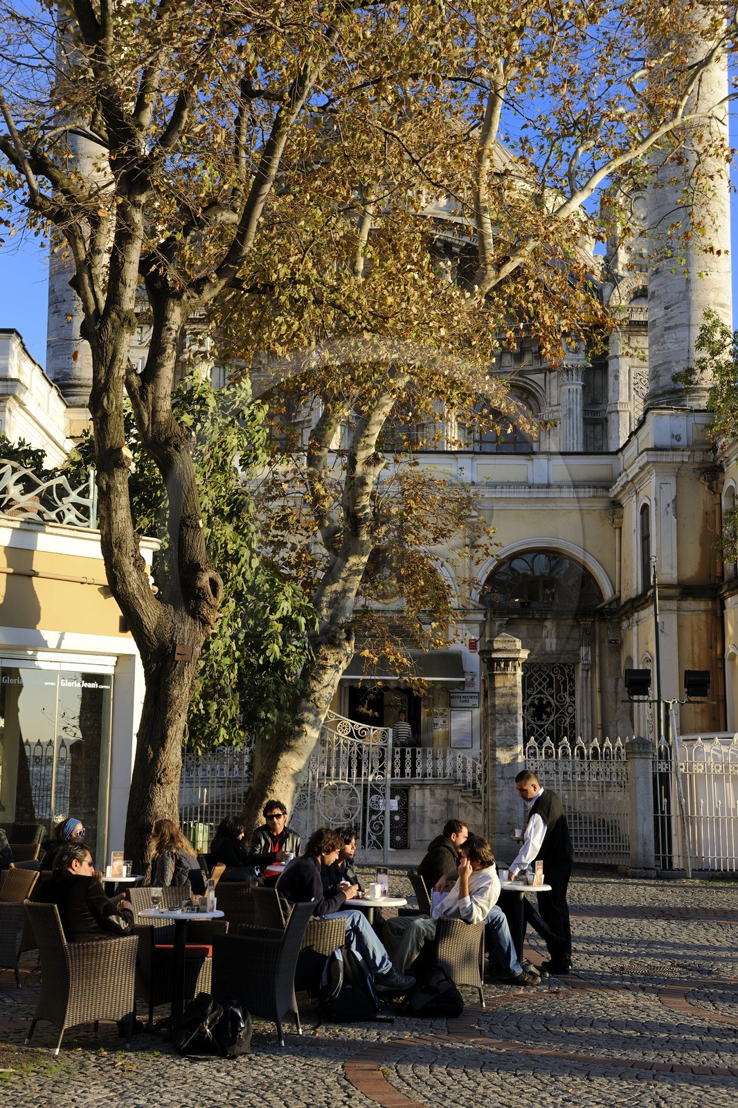 Turkey, Istanbul, terrace in front of the Baroque mosque of Ortaköy on the Bosphorus