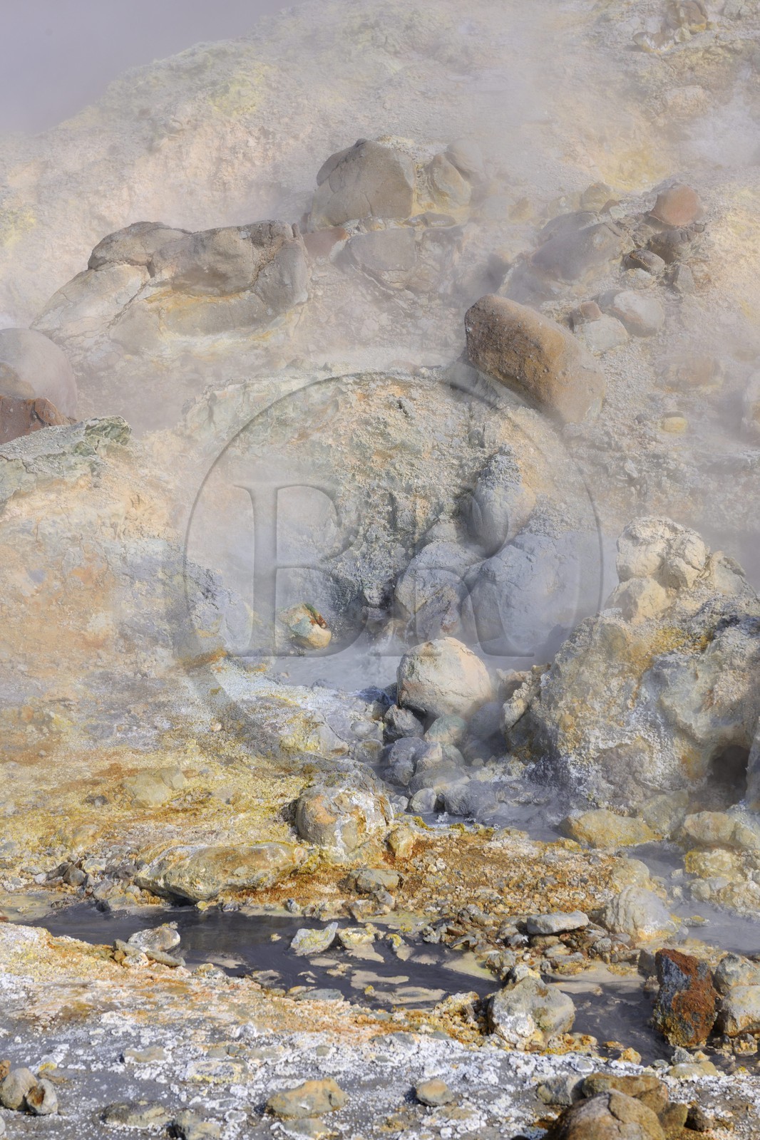 Islande, Région de Reykjavik, vallée de Krisuvik, solfatares et fumerolles de la zone géothermique de Seltun