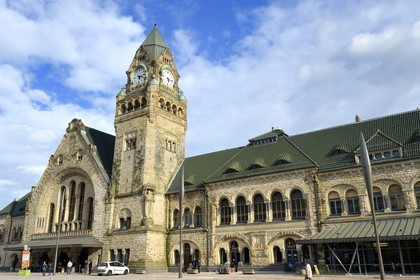 France, Moselle (57), Metz, quartier impérial, la gare de Metz, édifiée de 1905 à 1908 par l'architecte berlinois Jurgen Kruger est inscrite monument historique