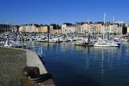 France, Seine-Maritime (76), Dieppe, le port et le quai Henri IV