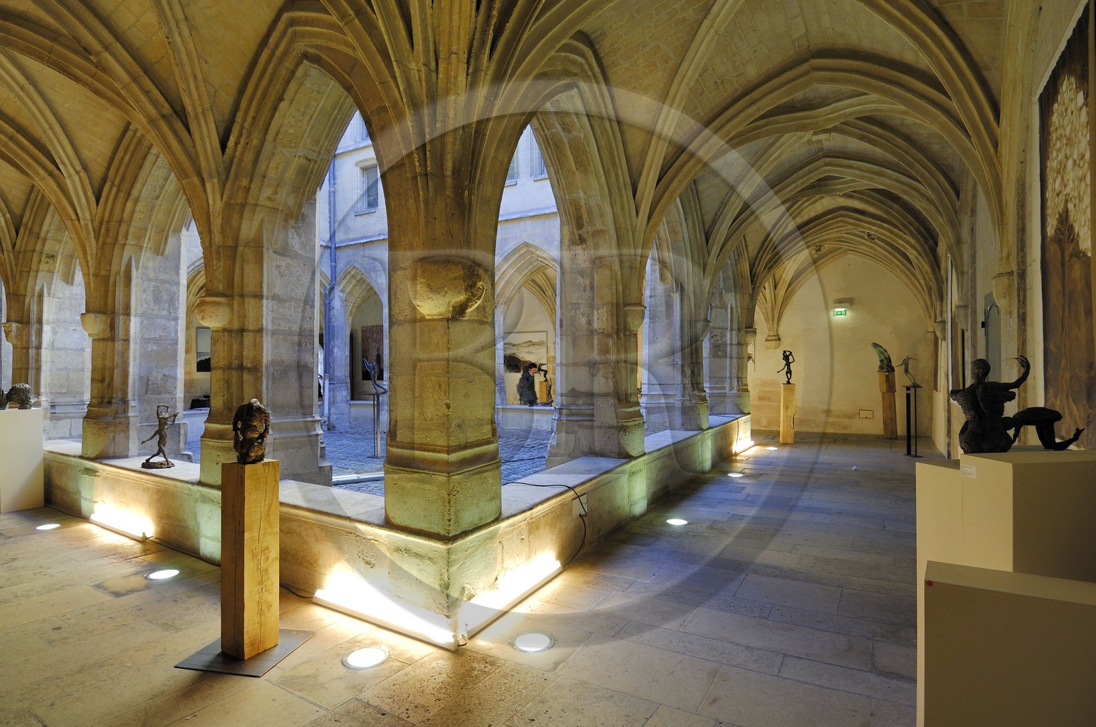 France, Paris (75), quartier du Marais, cloitre des Billettes