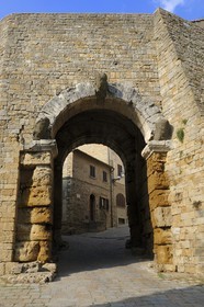 Italie, Toscane, Val di Cecina, Volterra, Porta all'Arco est la seule porte conservée de l'enceinte etrusque du IVème siècle av. J.C.