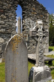 Irlande, comté de Wicklow, région des Monts Wicklow, site monastique de Glendalough, Tour Ronde