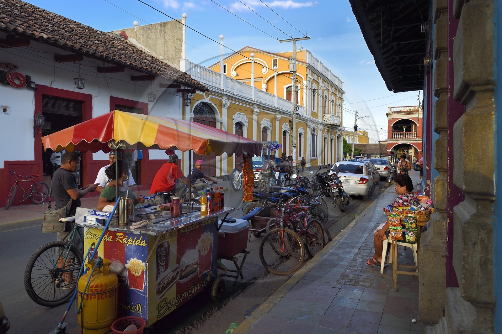 Nicaragua, Granada, commerce de rue dans la calle Real Xalteva dans la vieille ville