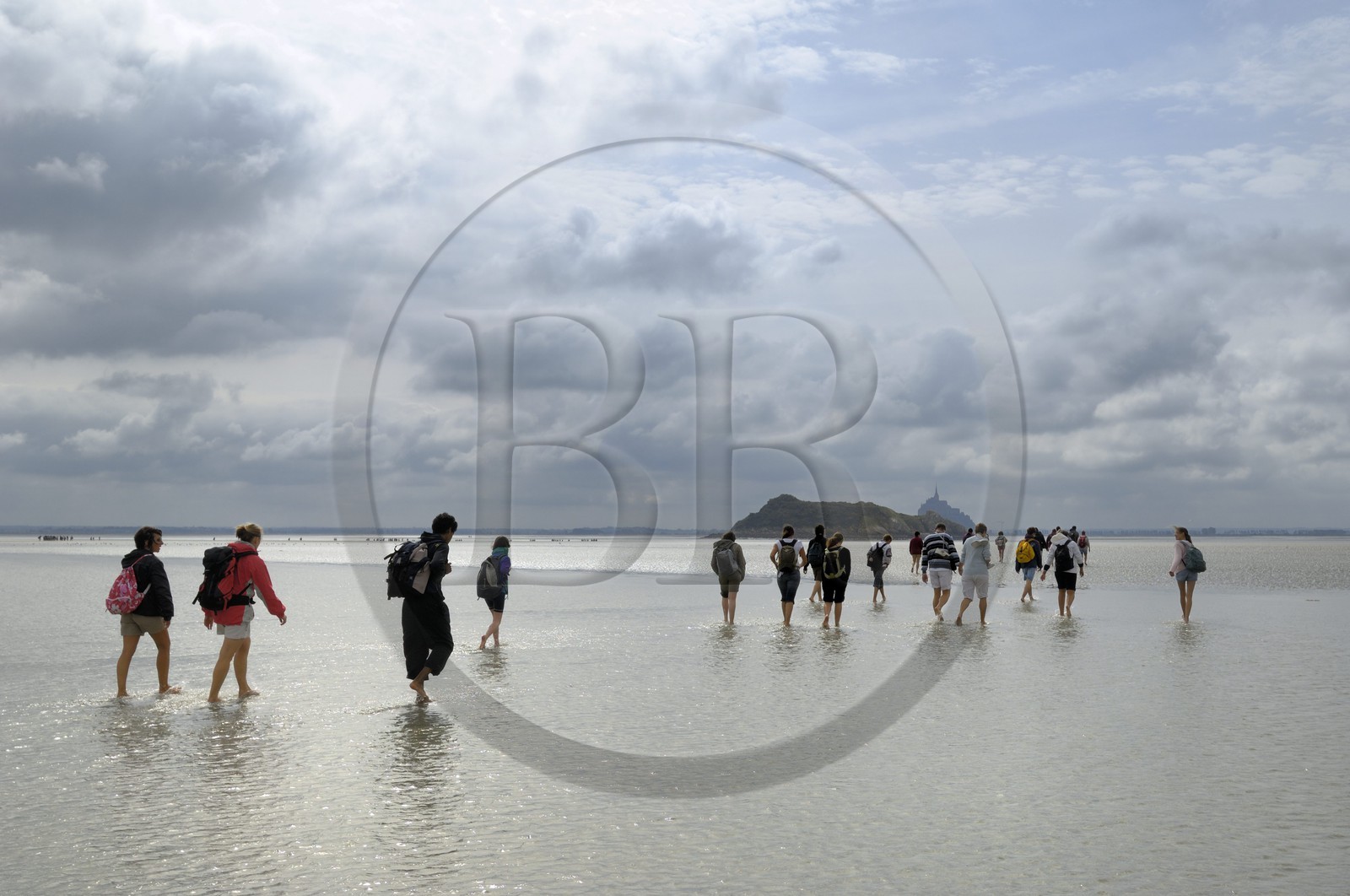 France, Manche (50), traversée à pied de la Baie du Mont Saint-Michel, classé Patrimoine Mondial de l' UNESCO