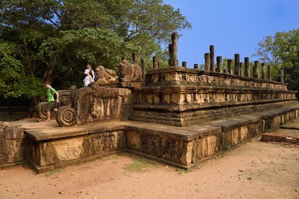 Sri Lanka, province du Centre-Nord, Polonnaruwa, l'ancienne capital du pays (XIe au XIIIe siècle) est classée au Patrimoine Mondial de l'UNESCO, Chambre du Conseil (Raja Sabahawa) datant du XIIe siècle