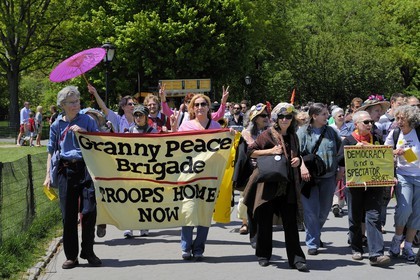 Etats-Unis, New York, Manhattan, Central Park, marche pacifiste et manifestation contre l'engagement militaire américain