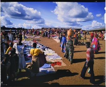 Burundi, province de Bujumbura, jour de marché à Ijenda, (reproduction plan-film inversible 4x5)