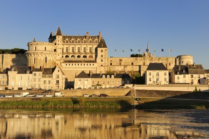 France, Indre et Loire (37), Vallée de la Loire classée Patrimoine mondial de l'UNESCO, château d'Amboise surplombant la Loire