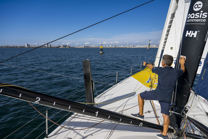 France, Vendée (85), Les-Sables-d'Olonne, le skipper Manuel Cousin en entrainement sur son voilier monocoque de 60 pieds IMOCA Coup de Pouce