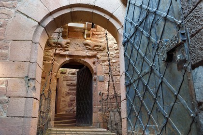 France, Bas Rhin, Orschwiller, Alsace Wine Road, Haut Koenigsbourg Castle, the 12th century lions gate and drawbridge