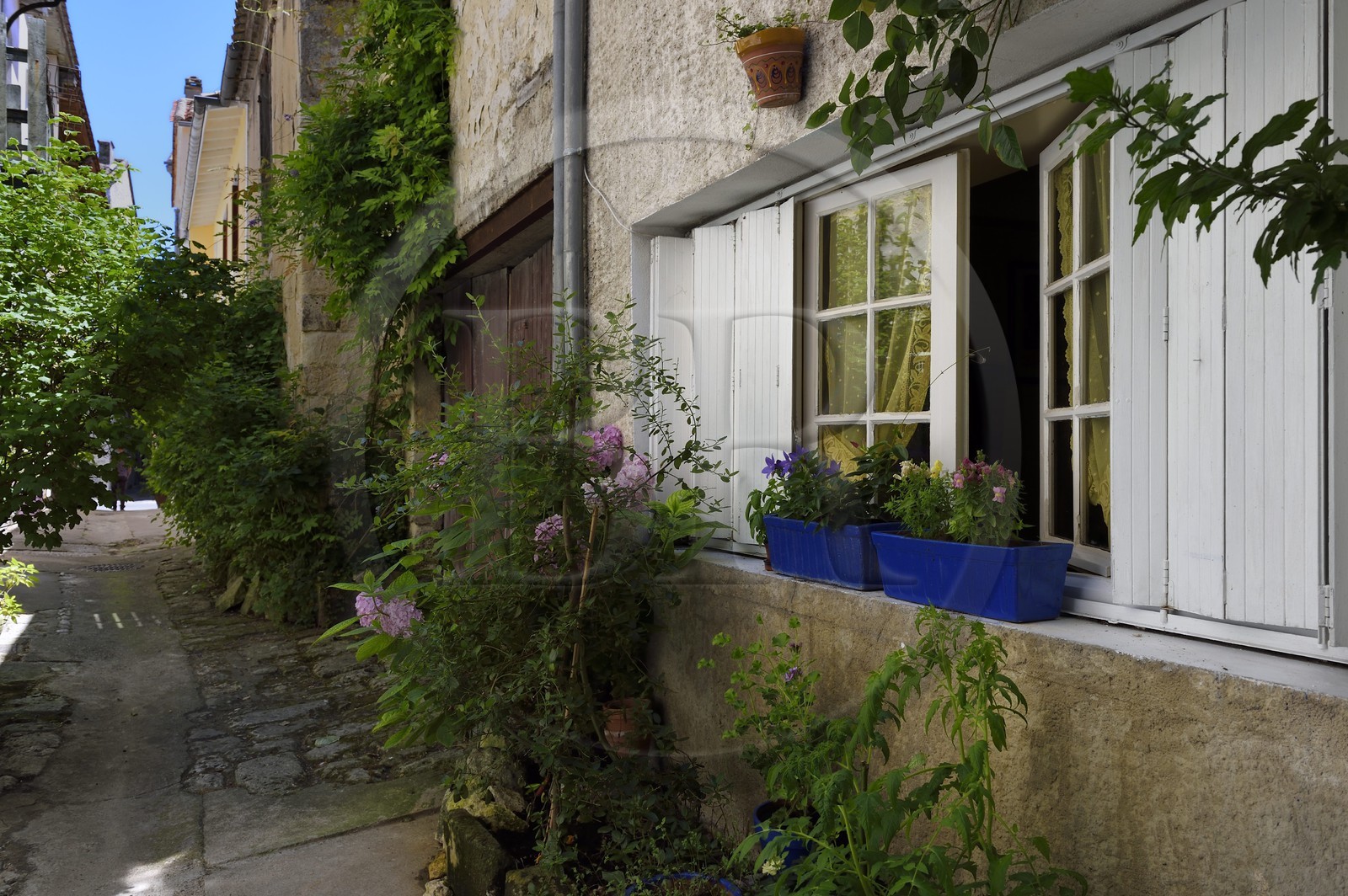 France, Dordogne, Perigord Pourpre, Bastide of Eymet, Carreyrou (small street)