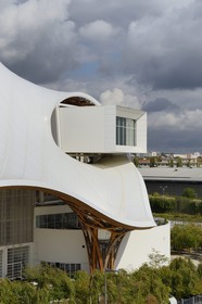 France, Moselle, Metz, Amphitheatre district, Centre Pompidou Metz, art center designed by architects Shigeru Ban and Jean de Gastines
