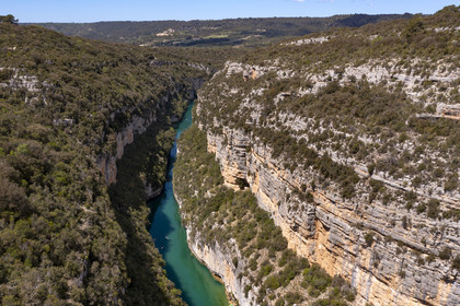 Var (83) rive gauche et Alpes-de-Haute-Provence (04) rive droite, Parc Naturel Régional du Verdon, Basses Gorges du Verdon en aval du lac de Sainte Croix, les gorges de Baudinard (vue aérienne)