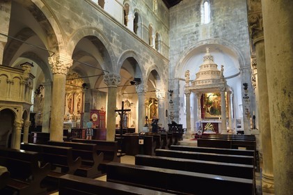 Croatia, Dalmatia, Korcula Island, Korcula Town, St. Mark's Cathedral, ciborium with the altarpiece representing Saints Mark, Jerome and Bartholomew is considered a youthful work of the Tintoretto