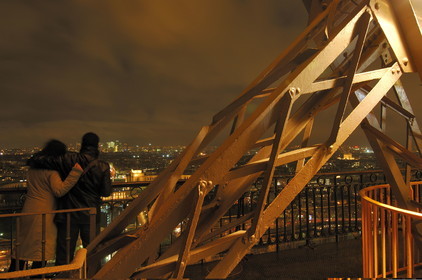 France, Paris (75), la Tour Eiffel illuminée (© SETE-illuminations Pierre Bideau)