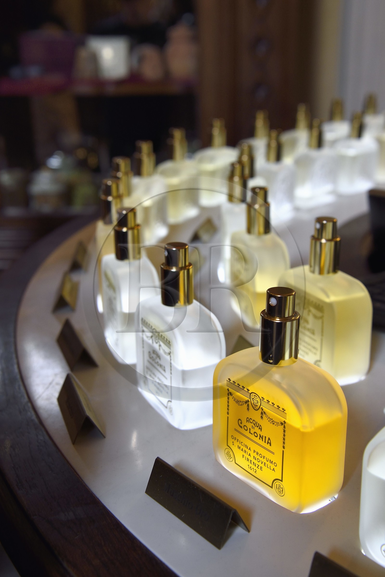 Italie, Toscane, Florence, centre historique classé Patrimoine Mondial de l'UNESCO, Officina profumo, farmaceutica di Santa Maria Novella, ancienne officine d'apothicaire italienne devenue une maison de parfum et de soins corporels, eau de cologne