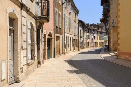 France, Saône et Loire (71), Tournus, rue de l'hôpital