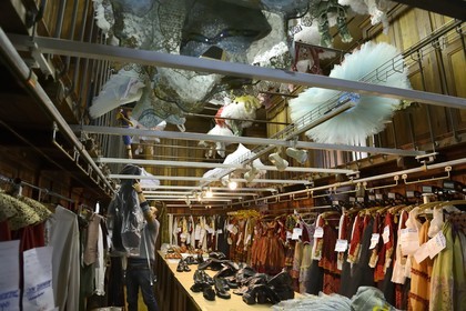 France, Paris (75), Opéra Garnier, les ateliers du costume, la centrale des costumes