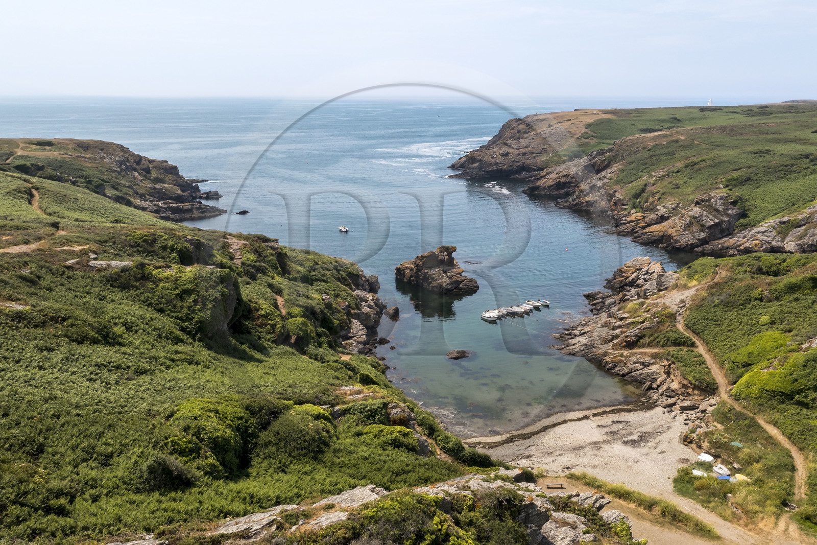 France, Morbihan (56), Ile de Groix, Port Saint-Nicolas sur la côte Sud (vue aérienne)