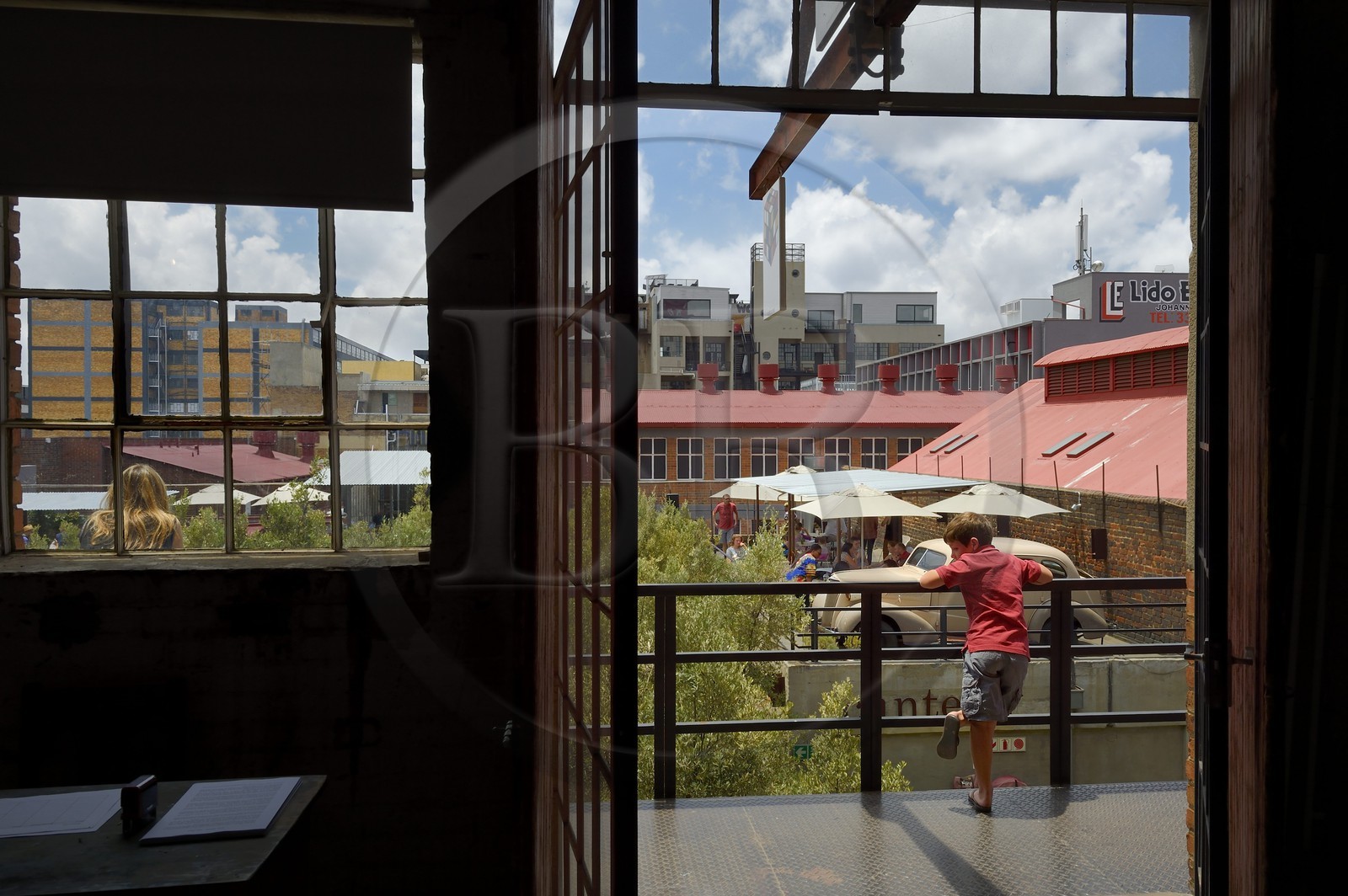 South Africa, Gauteng Province, Johannesburg, Maboneng district, Arts on Main, multi-discipline arts centre in a renovated warehouse that was originally built in 1911, mixing art galleries, bookstores, restaurants and trendy shops