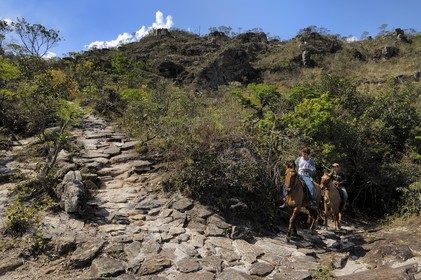 Brésil, Etat du Minas Gerais, Tirandentes, cavaliers sur l'ancienne route de l'or (Estrada Real)