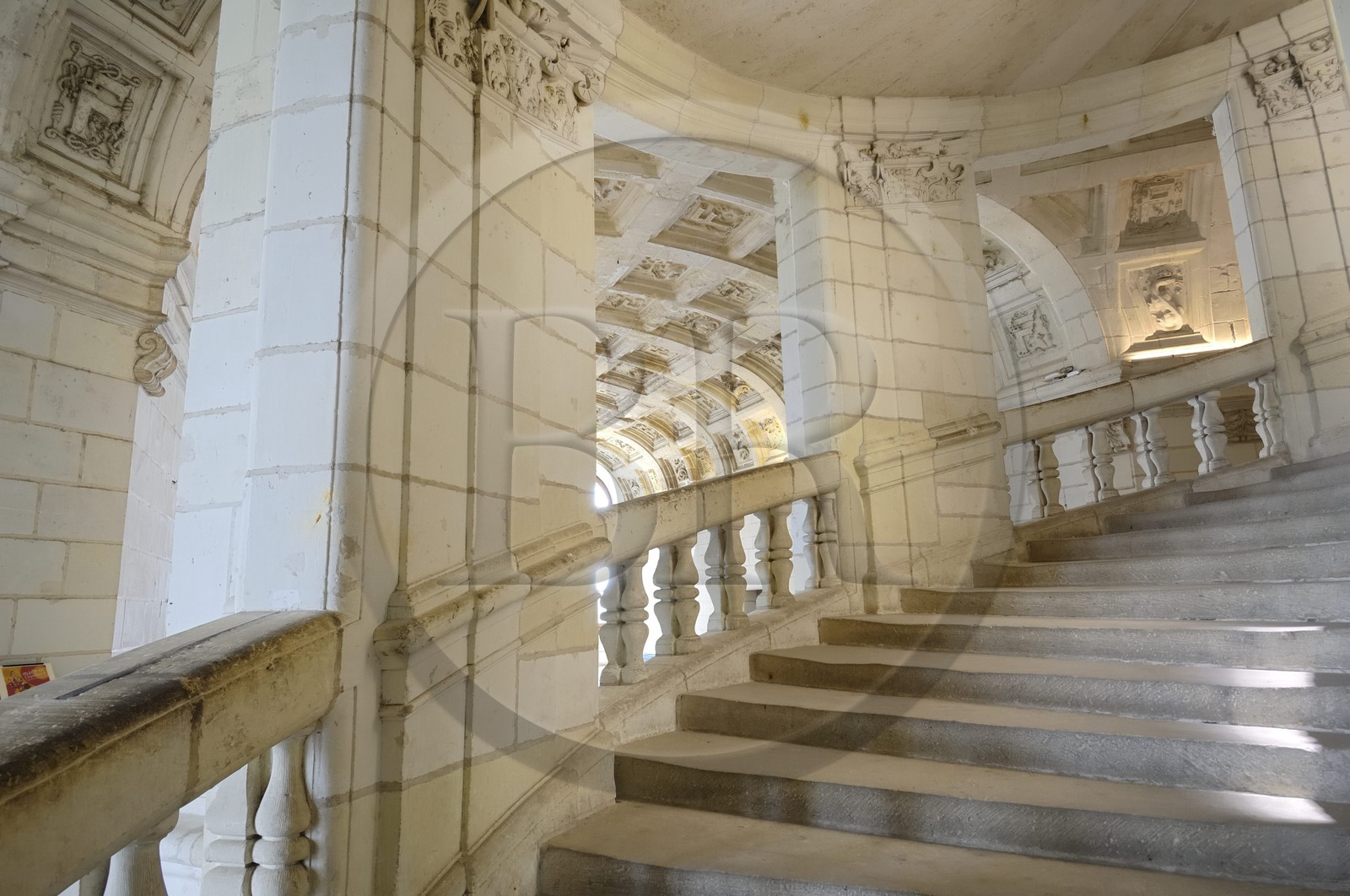 France, Loir et Cher (41), Vallée de la Loire classée Patrimoine Mondial de l' UNESCO, château de Chambord, l'escalier à double révolution attribué à Léonard de Vinci