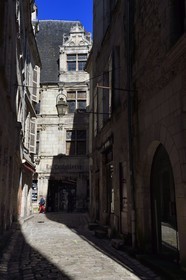 France, Dordogne, White Perigord, Perigueux, the mansion Maison Estignard at the end of the rue de la Miséricorde