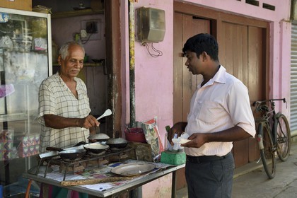 Sri Lanka, Province du Sud, Dikwella, Aappa (crêpe)