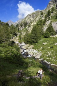 France, Alpes-Maritimes (06), parc national du Mercantour, vallée de la rivière Valmasque et sommets de la haute Valmasque, Alain Lanteri-Minet, guide et ancien garde-moniteur du parc