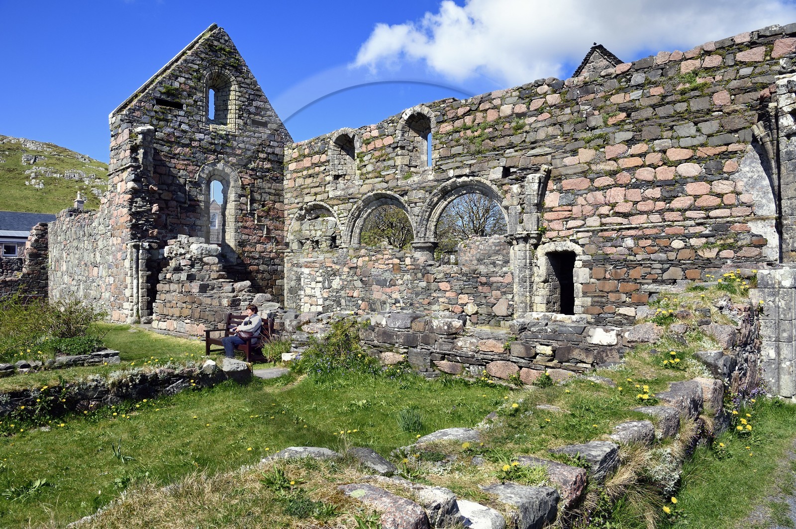 Royaume-Uni, Ecosse, Highland, Hébrides intérieures, Ile de Iona face à l'Ile de Mull, ruines du couvent fondé vers 1200