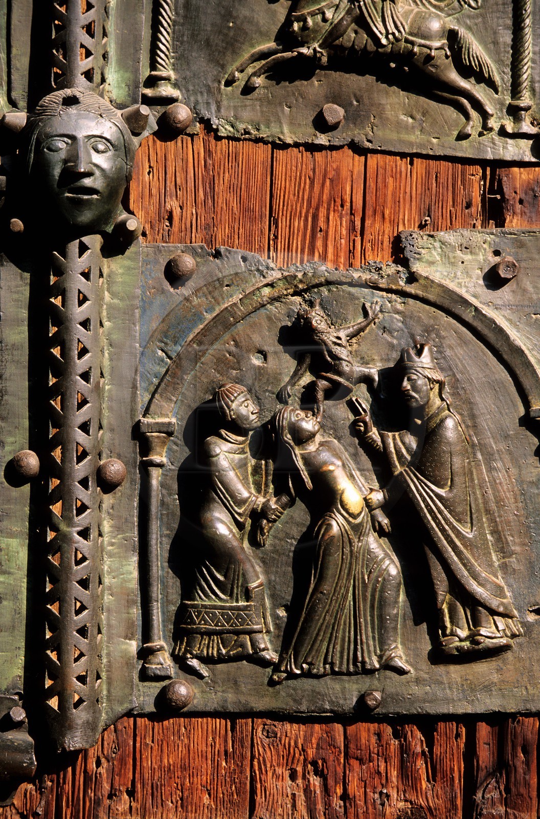 Italie, Vénétie, Vérone, basilique de San Zeno, porte avec panneau de bronze (8-9ème siècle)