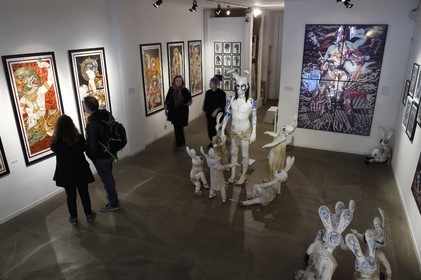 France, Paris, galerie Arts Factory, galerie d'Art contemporain, exposition de l'artiste Paul Toupet (sculptures) et Mikael de Poissy (peintures de tatouages)