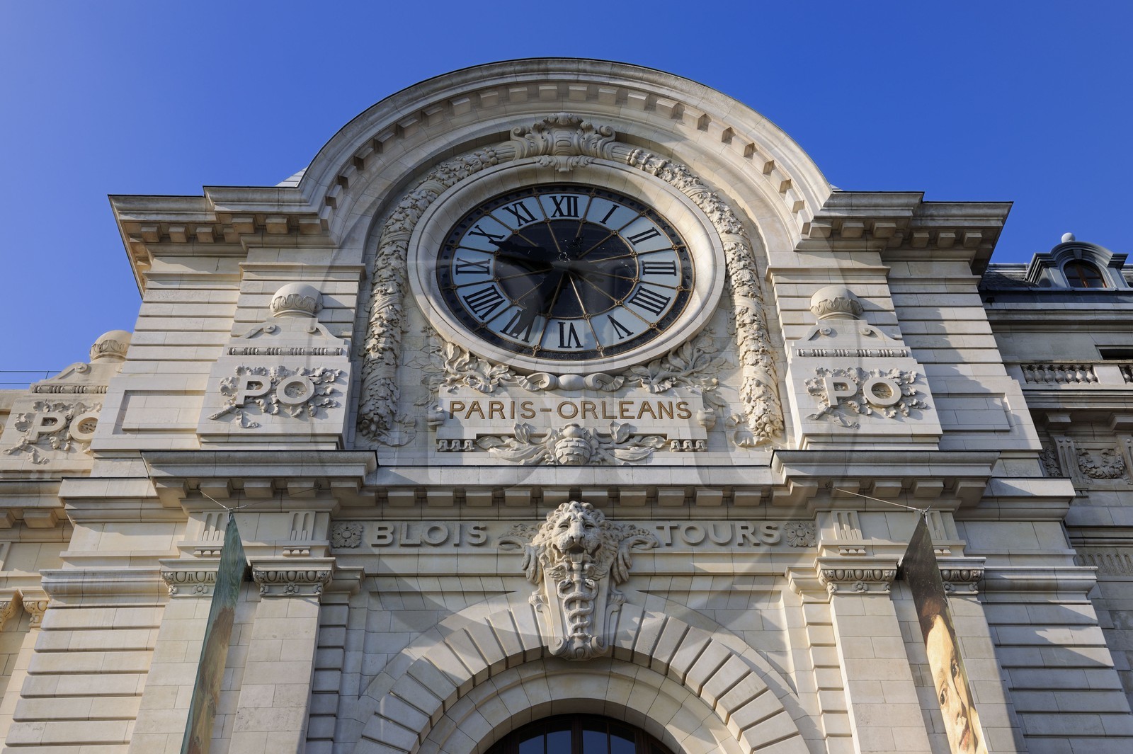 France, Paris, Left Bank, the National Museum of Orsay, housed in the old Gare d'Orsay (1898), the clock