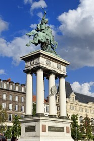 France, Puy-de-Dôme (63), Clermont-Ferrand, place de Jaude, la statue de Vercingétorix du sculpteur Bartholdi