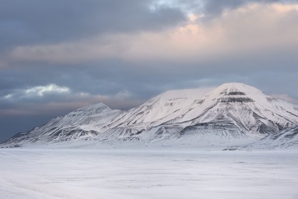 Norway, Svalbard, Spitzbergen, Adventdalen valley near Longyearbyen