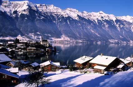 Suisse, région de Bern (Oberland Bernois), le lac de Brienz et la ville