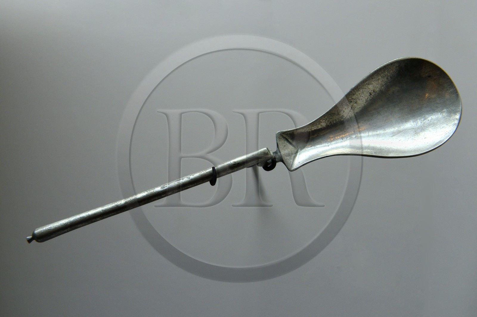 France, Rhône (69), Lyon, site historique classé Patrimoine Mondial de l'UNESCO, colline de Fourvière, musée gallo-romain de Fourvière, cuillère en argent gallo-romaine du trésor de Vaise