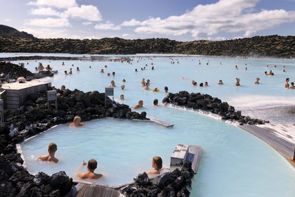 Islande, Grindavik, baignade au Blue Lagoon (Usine géothermique)