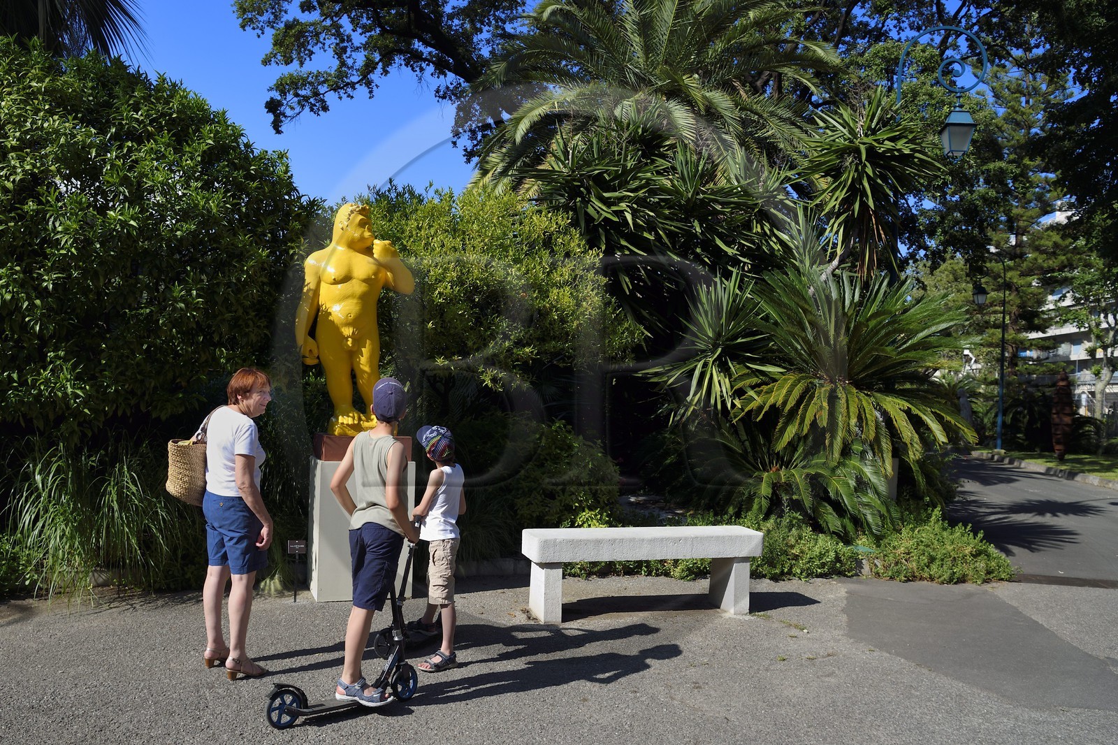 France, Alpes-Maritimes (06), Menton, Jardin du Palais de Carnolès, Soon du sculpteur Patrick Schumacher