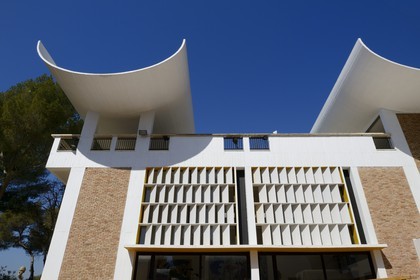 France, Alpes-Maritimes (06), Saint Paul de Vence, Fondation Maeght de l’architecte catalan Josep Lluis Sert, musée d'art contemporain