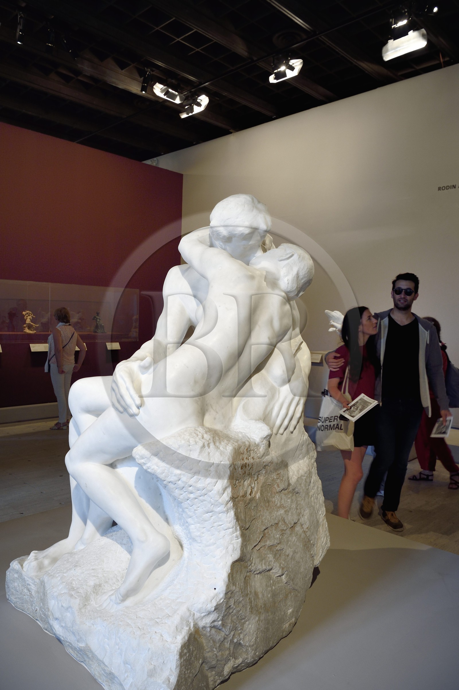France, Paris (75), Grand Palais, exposition du centenaire (de la mort) d'Auguste Rodin, Le Baiser, sculpture en marbre d'Auguste Rodin