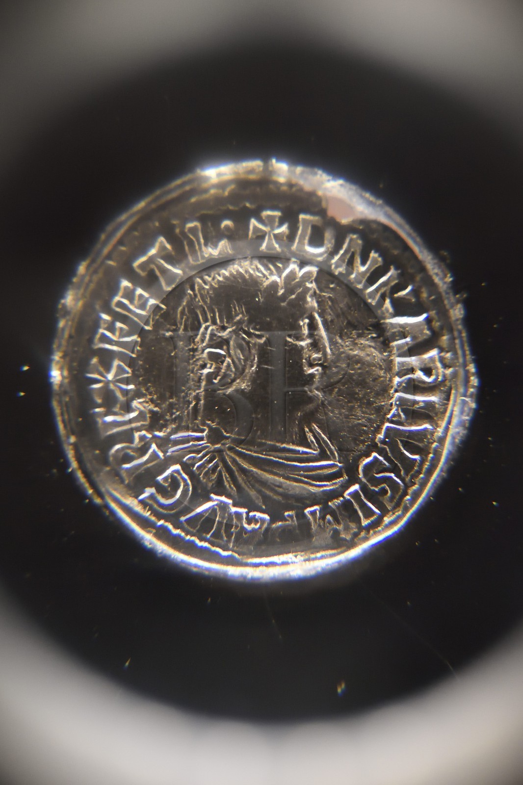 Allemagne, Berlin, l'Ile aux musées, classée Patrimoine Mondial de l'UNESCO, le Neues Museum, denier en argent de Charlemagne (800-814)