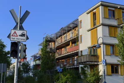 Allemagne, Bade-Wurtemberg, Fribourg en Brisgau, quartier Vauban, immeuble d'habitation