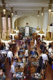 République Tchèque, Prague, centre historique classé Patrimoine Mondial de l' UNESCO, quartier de Stare Mesto, le café de la Maison Municipale (Obecni Dum), le café