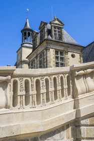 France, Seine-et-Marne, Fontainebleau, castle of Fontainebleau listed as World Heritage by UNESCO, Cour du Cheval blanc, horseshoe staircase made in 1550 by Philibert Delorme then redone between 1632 and 1634 by Jean Androuet du Cerceau, it is composed of two monumental parallel fretted flights of 46 steps