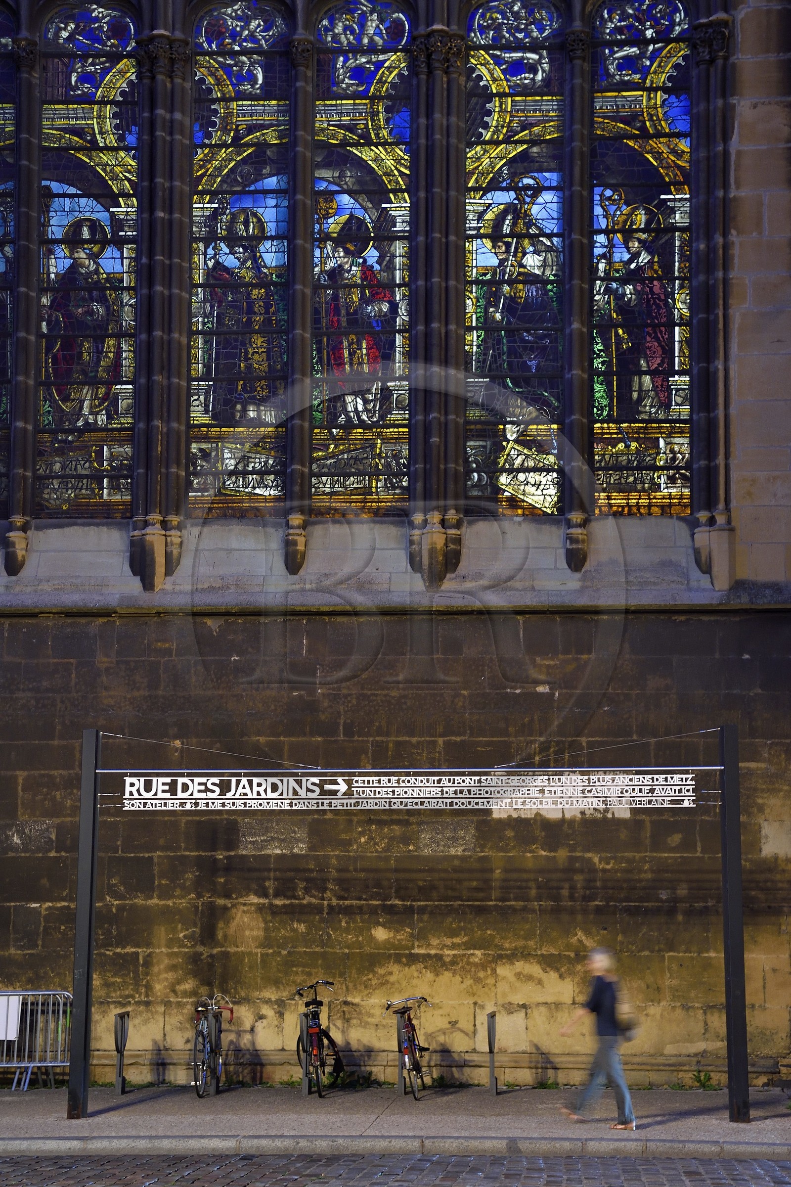 France, Moselle (57), Metz, la cathédrale Saint-Etienne, bras sud du transept vitré par Valentin Bousch