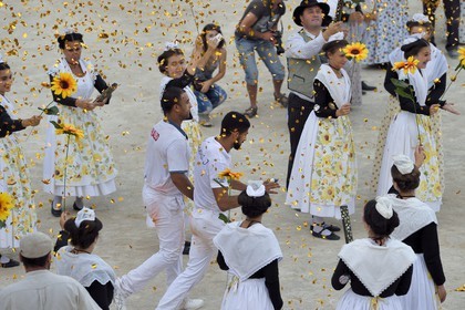 France, Bouches-du-Rhône (13), Arles, la course camarguaise  de la Cocarde d'Or 2017 aux Arènes, le raseteur Joachim Cadenas est le vainqueur