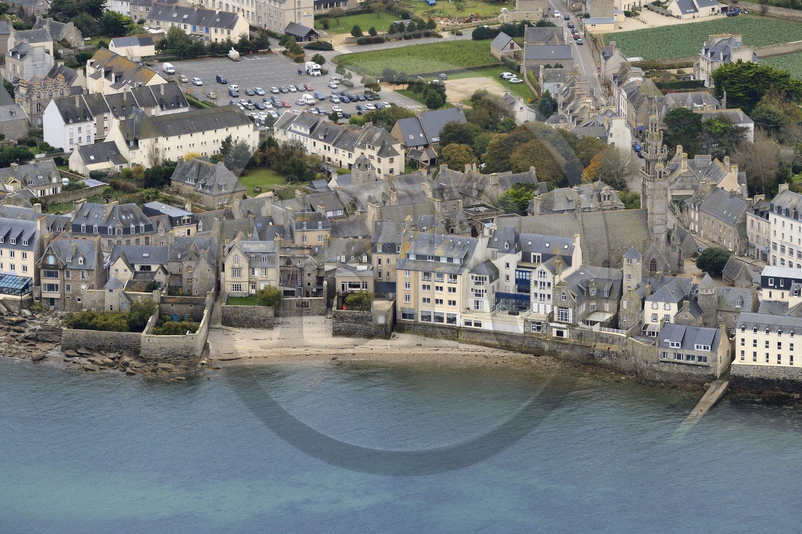 France, Finistère (29), Roscoff, église Notre-Dame-de-Croaz-Batz (vue aérienne)